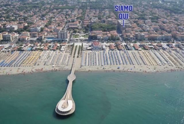 Appartamento Alex Vista Mare Lido di Camaiore Exterior foto